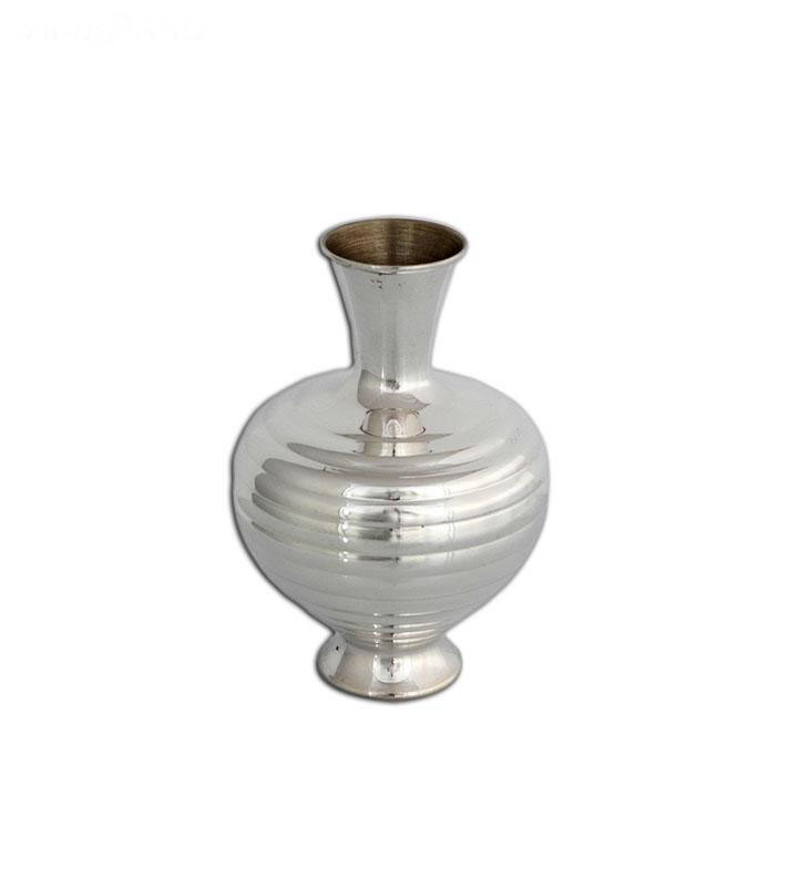 Серебряная ваза